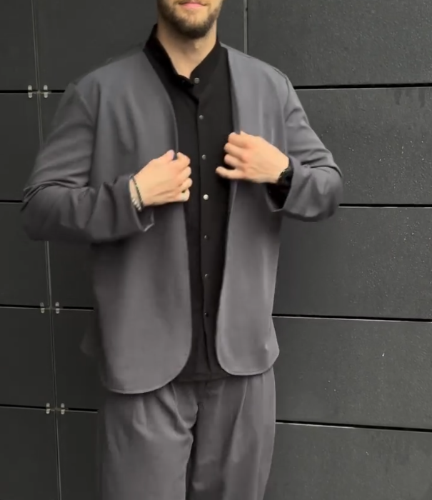 Men's Fake Two Piece Long Sleeved Shirt