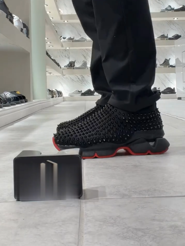 SpikeEdge Bold Sneaker