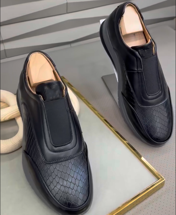 Scale Patterned Casual Shoes
