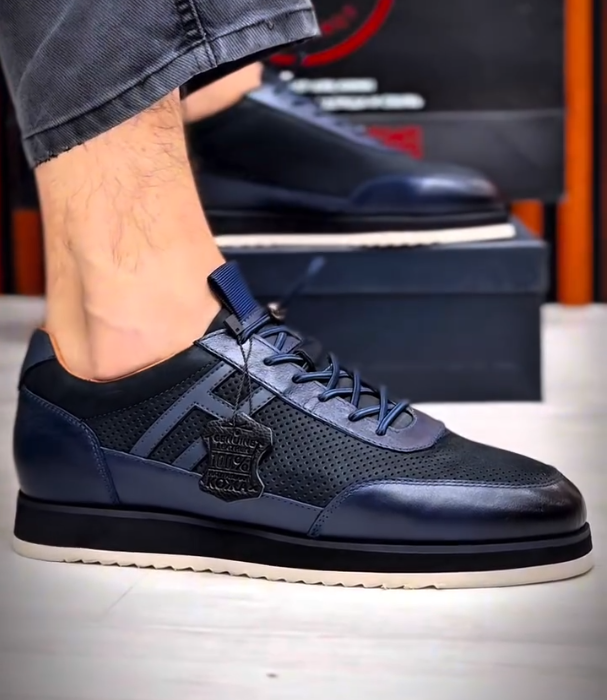 Thick Soled Porous Breathable And Easy To Pull Casual Shoes