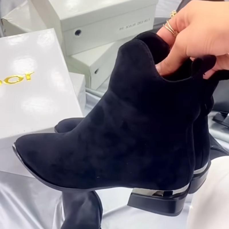 Women’s Elegant Wave Boots