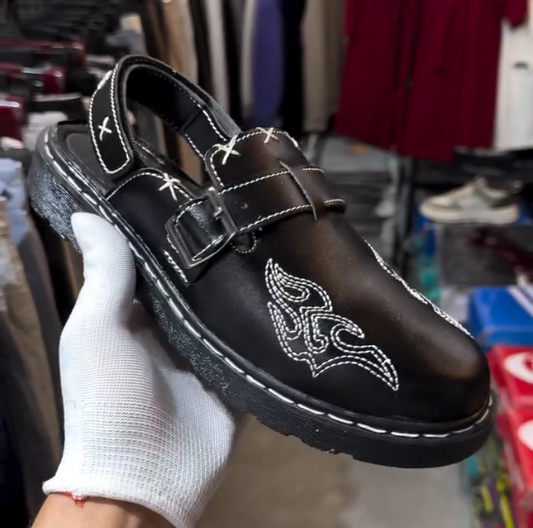 Men's Embroidered Pattern Leather Sandals