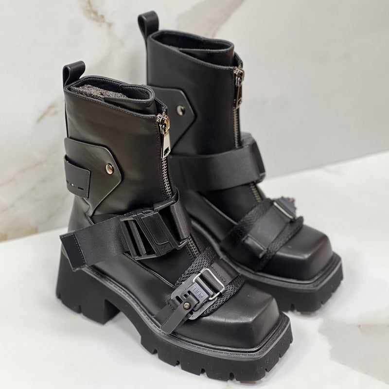 Woman's Buckle Straps Platform Boots