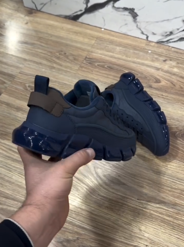 DeepBlue Max Cushion Sneaker