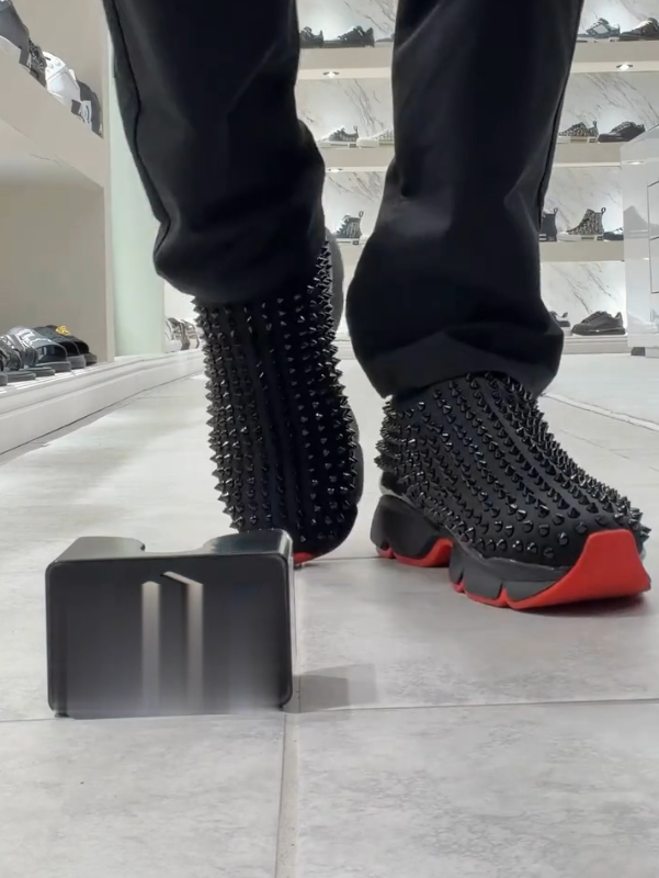 SpikeEdge Bold Sneaker