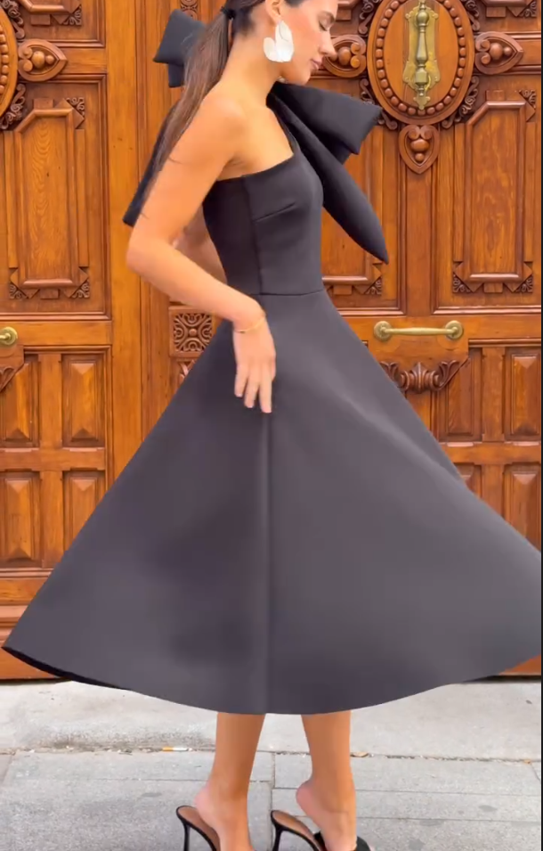 Oblique Shoulder Bow Dress