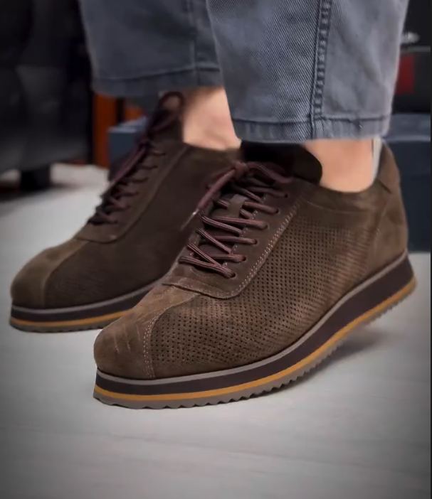 Thick Soled Porous Breathable Casual Shoes