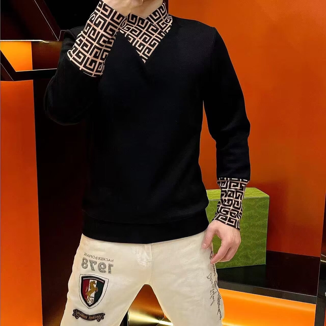 Men's V-neck Printed Long Sleeved T-shirt