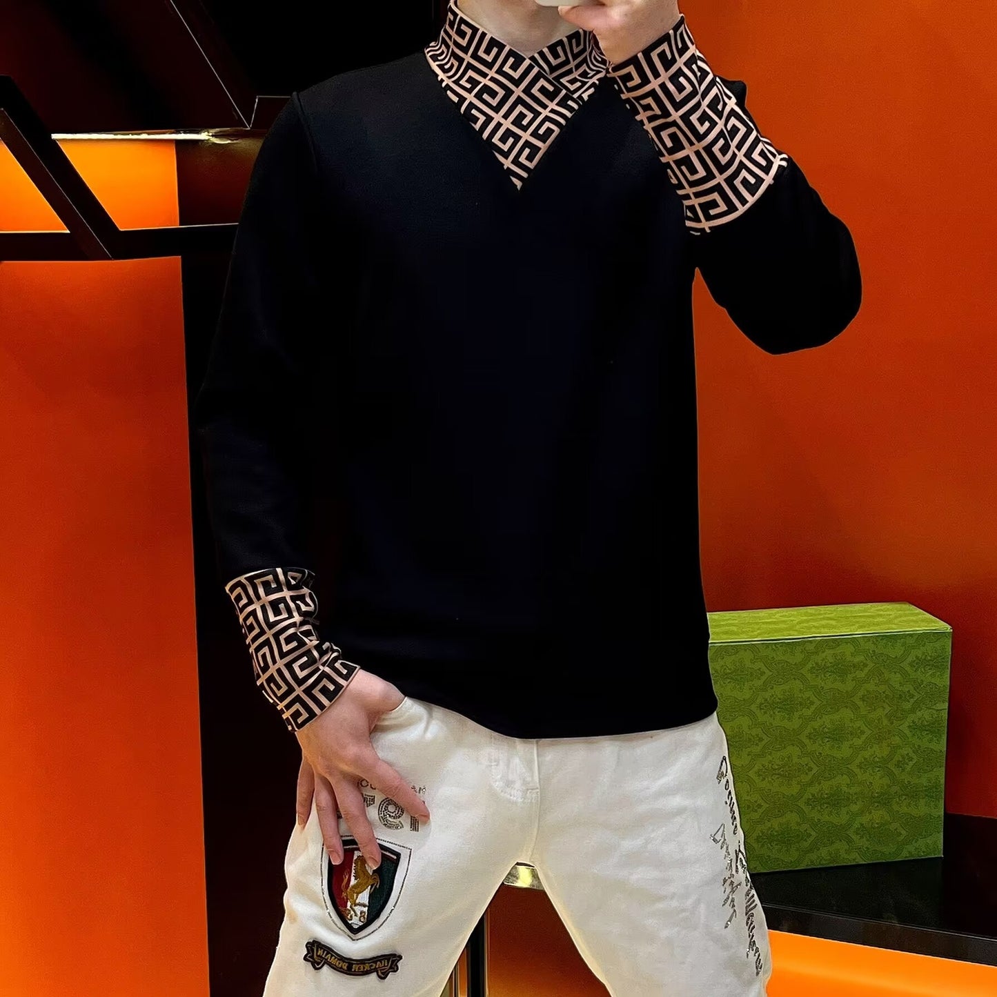 Men's V-neck Printed Long Sleeved T-shirt
